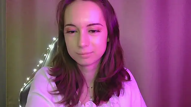 Snapshot of VeraLush chatting on November 2025 01:40:01 PM VeraLush online show from November 2025 01:40:01 PM