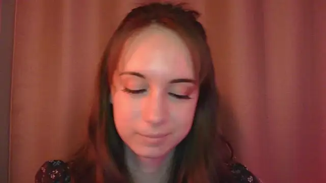 Snapshot of VeraLush chatting on December 2025 12:47:02 PM VeraLush online show from December 2025 12:47:02 PM