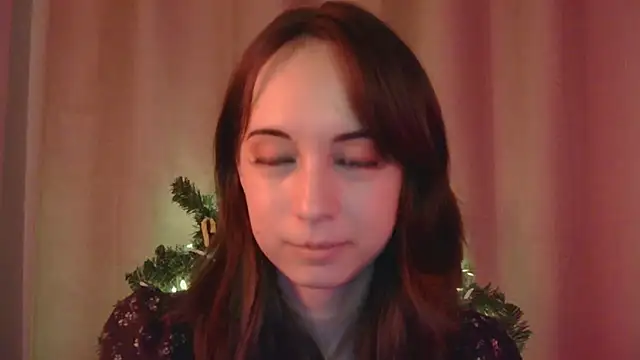 Snapshot of VeraLush chatting on December 2025 12:44:02 PM VeraLush online show from December 2025 12:44:02 PM