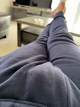 Snapshot of FrenchChibreur chatting on October 2025 01:43:02 PM FrenchChibreur online show from October 2025 01:43:02 PM