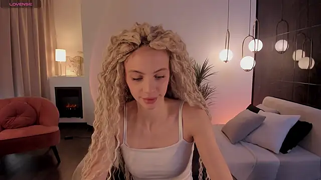 Snapshot of mia_silkk chatting on October 2025 06:25:01 AM mia silkk online show from October 2025 06:25:01 AM