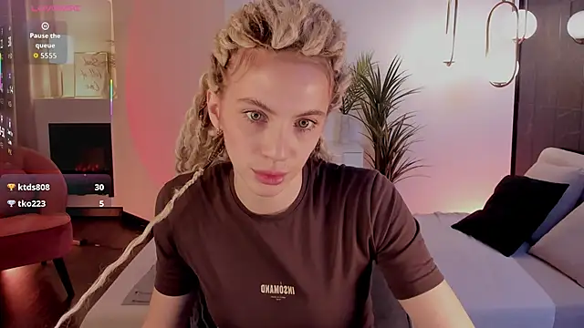 Snapshot of mia_silkk chatting on October 2025 07:07:02 AM mia silkk online show from October 2025 07:07:02 AM