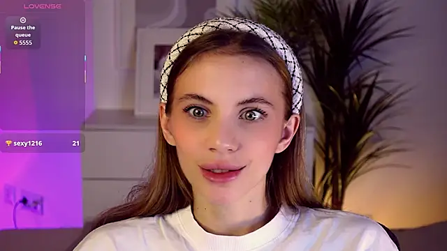 Snapshot of mia_silkk chatting on November 2025 06:23:01 AM mia silkk online show from November 2025 06:23:01 AM