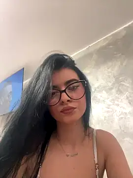 Snapshot of MissHerra2 chatting on November 2025 04:51:02 PM MissHerra2 online show from November 2025 04:51:02 PM