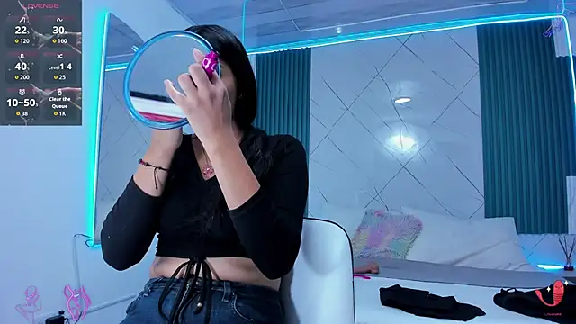 Briseida-White online show from November 2025 01:45:01 PM