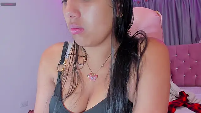 Briseida-White online show from November 2025 01:43:01 PM