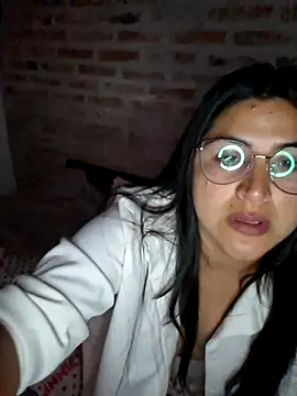 Snapshot of morenalatinaa chatting on December 2025 02:52:02 AM morenalatinaa online show from December 2025 02:52:02 AM