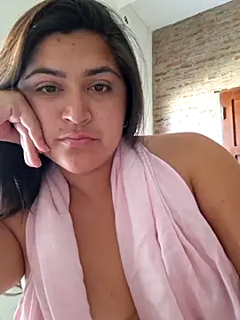 Snapshot of morenalatinaa chatting on February 2026 01:09:01 PM morenalatinaa online show from February 2026 01:09:01 PM