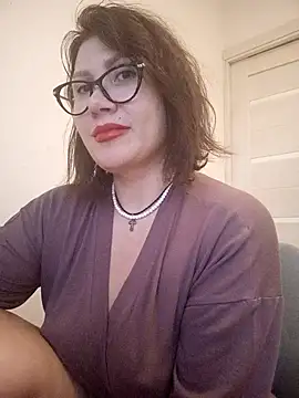 Ambika beauty online show from November 2025 01:21:02 PM