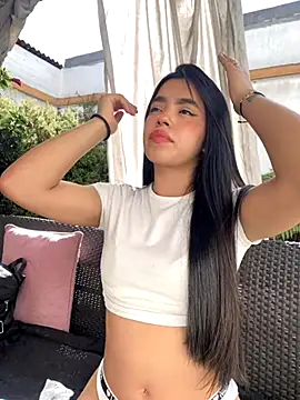 Snapshot of LunaMoore_Pink chatting on October 2025 01:40:02 PM LunaMoore Pink online show from October 2025 01:40:02 PM