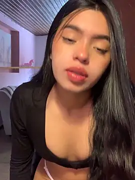 Snapshot of LunaMoore_Pink chatting on October 2025 12:39:02 PM LunaMoore Pink online show from October 2025 12:39:02 PM