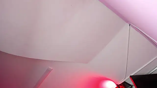 Snapshot of Yaluz_Naugthy chatting on January 2026 06:44:01 PM Yaluz Naugthy online show from January 2026 06:44:01 PM