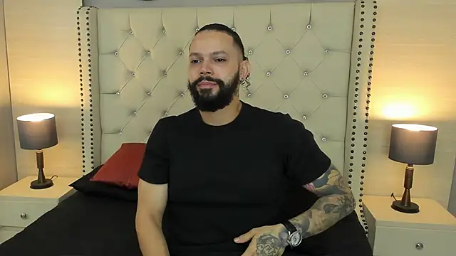 AlukardBig online show from October 2025 01:40:02 PM