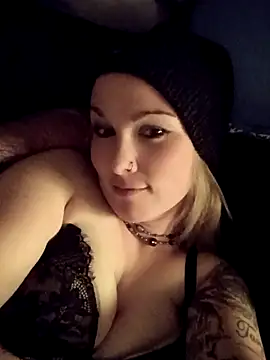 Snapshot of sexysiren93 chatting on November 2025 09:32:01 AM sexysiren93 online show from November 2025 09:32:01 AM