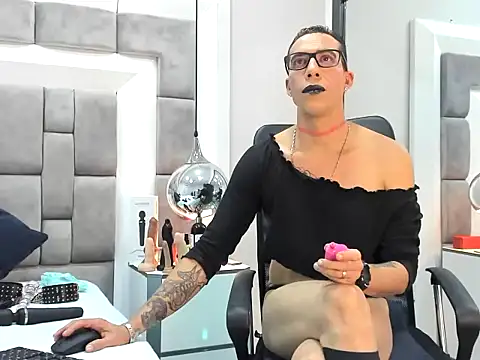 Snapshot of AfroditBrunet chatting on October 2025 06:01:02 AM AfroditBrunet online show from October 2025 06:01:02 AM