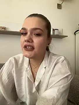 xSlavicDollx online show from October 2025 06:58:02 AM