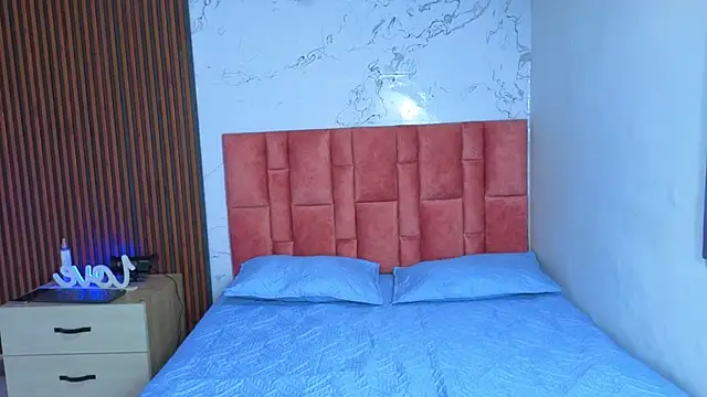 Snapshot of danna_peters chatting on November 2025 08:10:01 PM danna peters online show from November 2025 08:10:01 PM