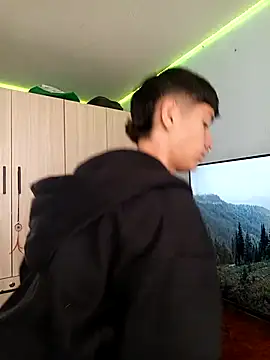 Snapshot of heyy_noah11 chatting on October 2025 06:30:02 PM heyy noah11 online show from October 2025 06:30:02 PM