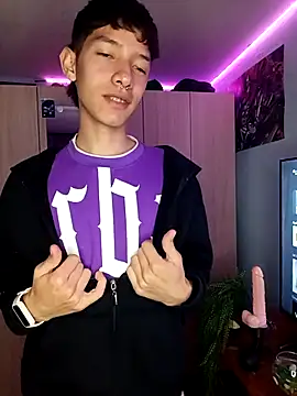 Snapshot of heyy_noah11 chatting on November 2025 01:29:02 AM heyy noah11 online show from November 2025 01:29:02 AM