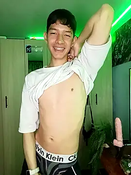 Snapshot of heyy_noah11 chatting on November 2025 02:21:01 AM heyy noah11 online show from November 2025 02:21:01 AM