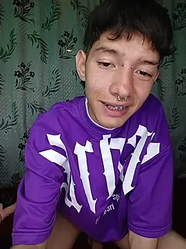 Snapshot of heyy_noah11 chatting on November 2025 01:39:02 AM heyy noah11 online show from November 2025 01:39:02 AM