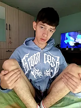 Snapshot of heyy_noah11 chatting on December 2025 08:50:02 PM heyy noah11 online show from December 2025 08:50:02 PM