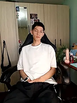 Snapshot of heyy_noah11 chatting on January 2026 01:19:01 AM heyy noah11 online show from January 2026 01:19:01 AM