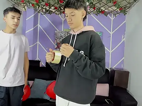 Snapshot of heyy_noah11 chatting on February 2026 01:41:02 PM heyy noah11 online show from February 2026 01:41:02 PM