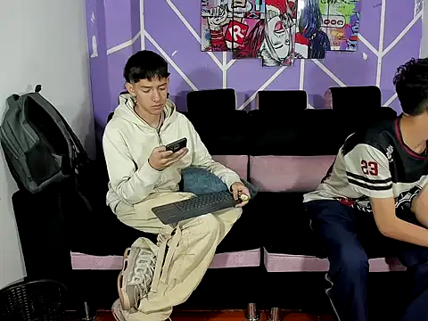 Snapshot of heyy_noah11 chatting on February 2026 01:40:01 PM heyy noah11 online show from February 2026 01:40:01 PM