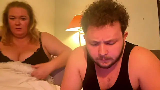 Snapshot of CurvyMilfWithBigJugs chatting on October 2025 05:54:02 AM CurvyMilfWithBigJugs online show from October 2025 05:54:02 AM