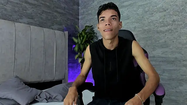 jhojan foxxx  online show from November 2025 08:53:01 PM