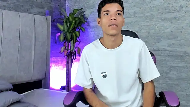 jhojan foxxx  online show from November 2025 08:36:02 PM