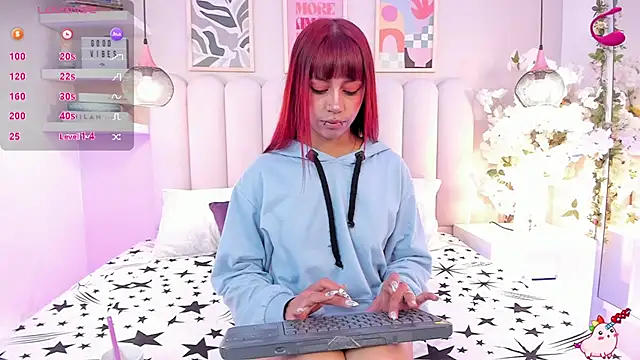 Snapshot of Isabella__gonzalez_ chatting on November 2025 04:06:02 AM Isabella gonzalez online show from November 2025 04:06:02 AM