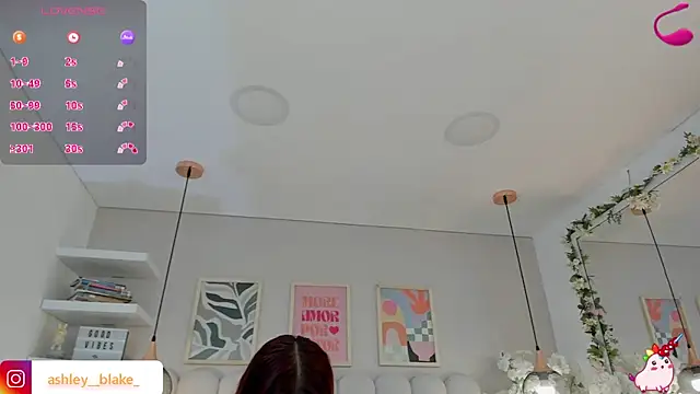 Snapshot of Isabella__gonzalez_ chatting on November 2025 03:29:02 AM Isabella gonzalez online show from November 2025 03:29:02 AM