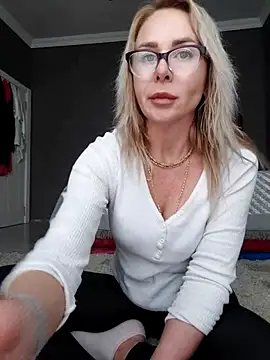 ElenabonyX online show from January 2026 11:34:01 AM