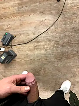 AlexGogo23 online show from November 2025 07:46:02 PM