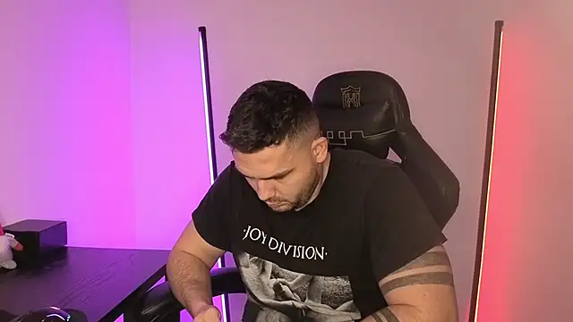 Danielbateson online show from January 2026 01:17:02 PM