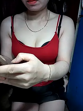 LeanaLy online show from November 2025 07:29:02 AM