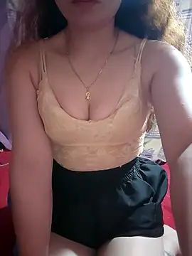 LeanaLy online show from December 2025 01:30:01 PM