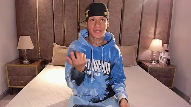 Snapshot of GaelCarter chatting on October 2025 03:47:02 AM GaelCarter online show from October 2025 03:47:02 AM