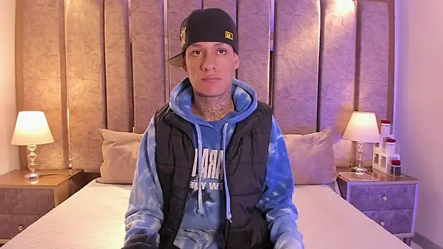 Snapshot of GaelCarter chatting on October 2025 01:02:02 AM GaelCarter online show from October 2025 01:02:02 AM