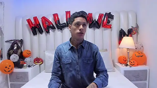 Snapshot of GaelCarter chatting on November 2025 03:52:02 AM GaelCarter online show from November 2025 03:52:02 AM