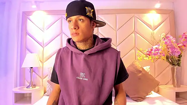 Snapshot of GaelCarter chatting on November 2025 04:01:02 AM GaelCarter online show from November 2025 04:01:02 AM