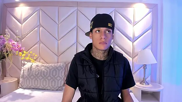 Snapshot of GaelCarter chatting on November 2025 03:59:02 AM GaelCarter online show from November 2025 03:59:02 AM