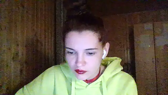 Snapshot of AmeliieLaFleur chatting on May 2026 08:03:01 PM AmeliieLaFleur online show from May 2026 08:03:01 PM