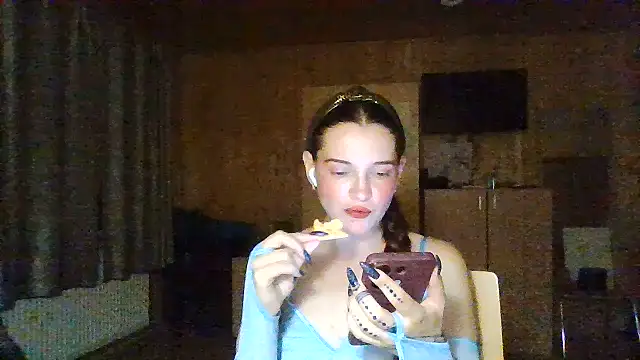 Snapshot of AmeliieLaFleur chatting on July 2026 07:13:02 PM AmeliieLaFleur online show from July 2026 07:13:02 PM