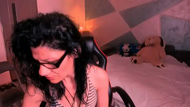 Snapshot of SweetSin40 chatting on June 2026 07:57:02 PM SweetSin40 online show from June 2026 07:57:02 PM