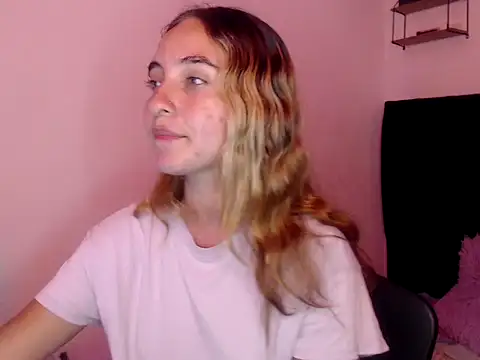 Snapshot of mandyy_petite chatting on November 2025 05:18:02 AM mandyy petite online show from November 2025 05:18:02 AM