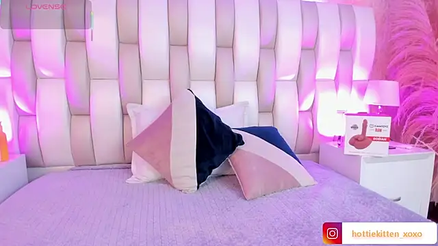 Ari lynn  online show from March 2026 03:12:01 AM