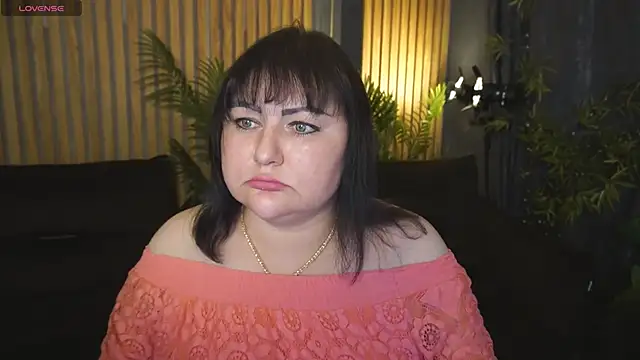 Snapshot of HotBellaB chatting on October 2025 01:34:01 PM HotBellaB online show from October 2025 01:34:01 PM